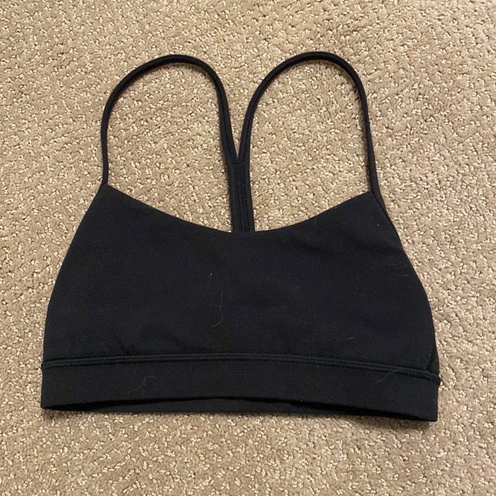 LULULEMON BLACK FLOW Y BRA SIZE 4